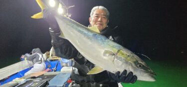 時化気味の海に電気ブリに出船しました(^^♪